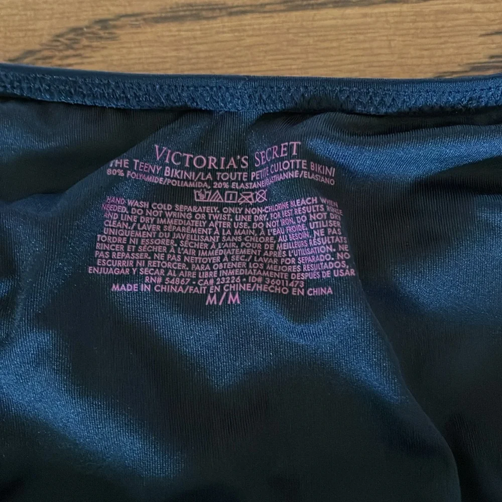 Womens Victoria’s Secret bikini bottoms size medium black never worn - Picture 2 of 3